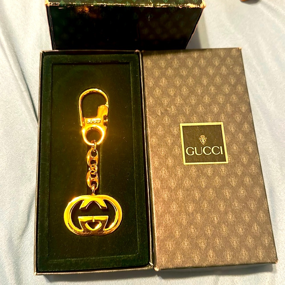 New Gucci bag charm/keychain! Accepting reasonable offers - Picture 4 of 8